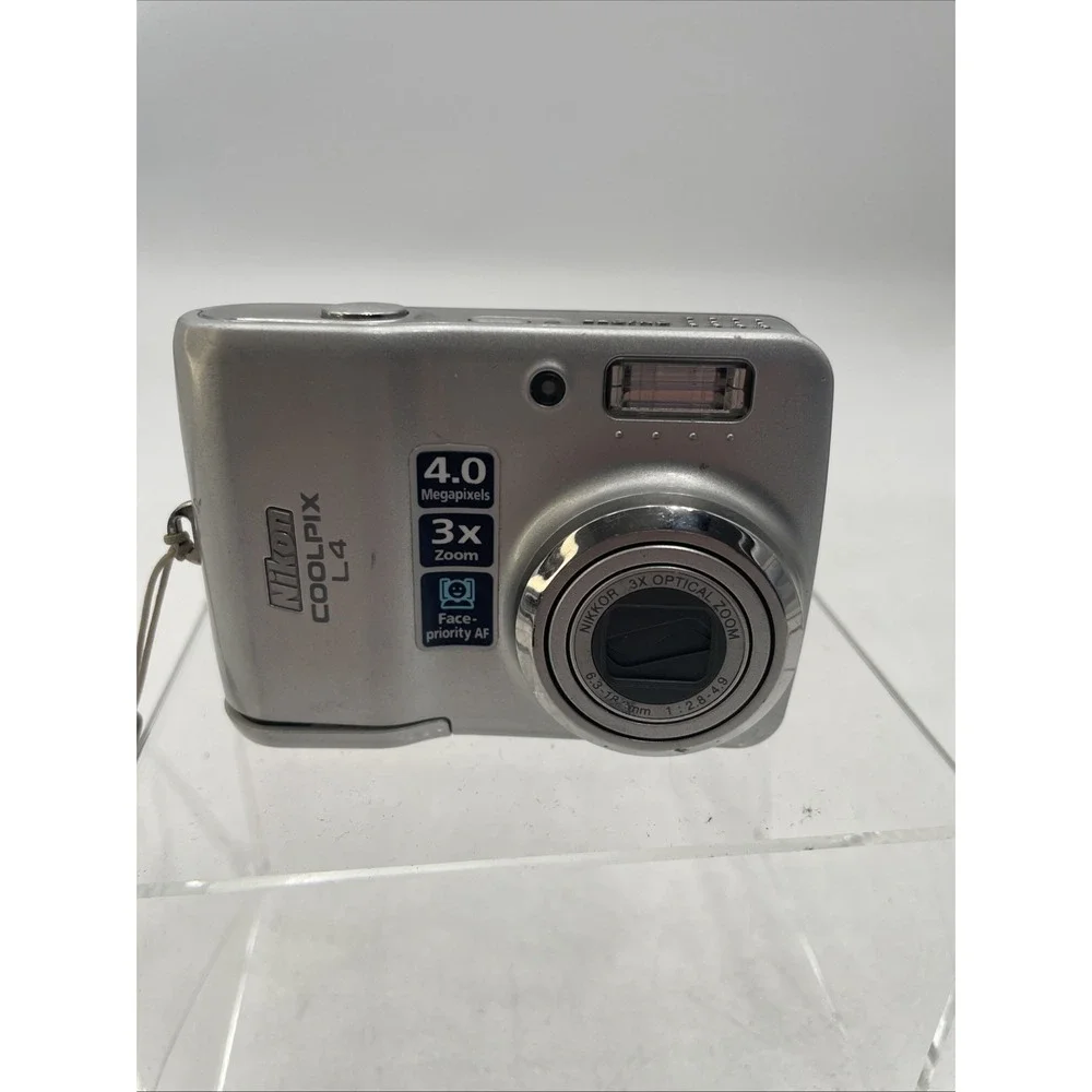 Nikon Coolpix L4 Compact Digital Camera Silver + AA Batteries & SD Card Tested +